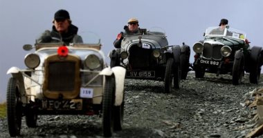 موديلات قبل عام 1940.. سباق للسيارات القديمة لتسلق التل البريطانى