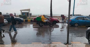 طقس الإسكندرية الآن.. أمطار غزيرة تضرب المحافظة وانتشار سيارات الصرف الصحى