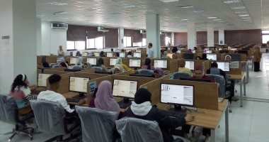 29800 طالب يؤدون اختبارات منتصف الفصل الدراسي الأول إلكترونياً بجامعة قناة السويس