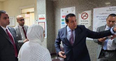 وزير الصحة يتفقد مكتب صحة مدينة نصر ومركز شيراتون ويوجه بتوفر أجهزة حديثة