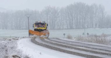 مصرع وإصابة 9 أشخاص جراء العواصف الثلجية فى أوروبا