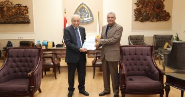 رئيس جامعة الزقازيق يكلف طارق عزت للقيام بأعمال عميد معهد الأورام