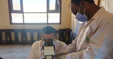 إجراء الكشف والعلاج المجانى لـ 2611 مواطنا بالقوافل الطبية في أسوان.. صور