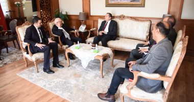 محافظ بورسعيد يستقبل رئيس هيئة الأبنية التعليمية لبحث التعاون فى الخطة المقبلة
