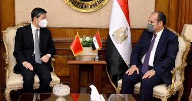 وزير التجارة يبحث مع سفير الصين بالقاهرة سبل تعزيز التعاون الاقتصادى