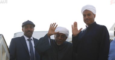 تنفيذًا لتوجيهات الرئيس السيسي.. محمد عثمان الميرغنى يغادر إلى الخرطوم على متن طائرة خاصة 
