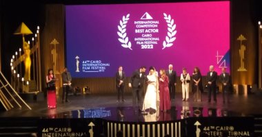 مصطفى الكاشف يحصد جائزة هنري بركات لأحسن إسهام فنى بمهرجان القاهرة السينمائي