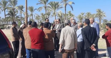 نائب محافظ شمال سيناء يتابع العمل فى محاور الطرق بالشيخ زويد