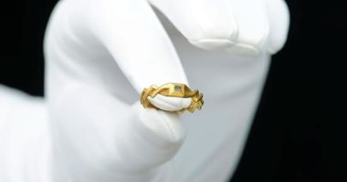 مستكشف بريطانى يعثر على خاتم زفاف نادر من العصور الوسطى.. اعرف سعره المتوقع