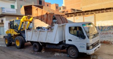 تسوية وتمهيد الشوارع وتنفيذ حملة نظافة موسعة فى بيلا بكفر الشيخ