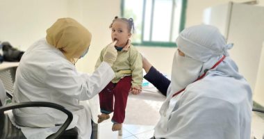 "صحة المنيا" تقدم الخدمات الطبية والعلاجية لـ1894 حالة بقرية جبل الطير البحرية