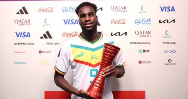بولاى ديا﻿ يتوج بجائزة أفضل لاعب فى مباراة قطر ضد السنغال بكأس العالم