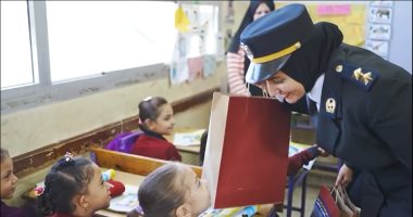 وزارة الداخلية تشارك الأطفال الاحتفال باليوم العالمى لحقوق الطفل.. فيديو