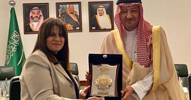 السعودية نيوز | 
                                            وزيرة الهجرة تبحث مع نائب وزير الخارجية السعودى أوضاع المصريين بالمملكة
                                        