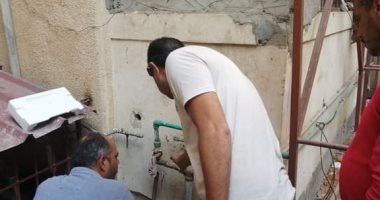 "مياه الإسكندرية" تشن حملة لإزالة تعديات مغاسل السيارات على الشبكات.. صور