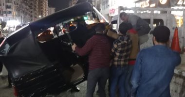محافظة الإسكندرية تشن حملات لضبط سير مركبات التوك توك بالأحياء.. صور
