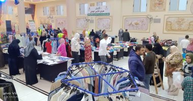 تنظيم معرض لتوزيع الملابس الجديدة لدعم الأسر الأولى بالرعاية بقرية الجابرية بالمحلة