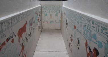 شاهد تابوت زوجة الملك منتوحتب الثانى مؤسس الدولة الوسطى بالمتحف المصرى 