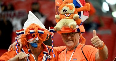 كأس العالم 2022.. جماهير هولندا وقطر يزينون مدرجات ستاد البيت "صور"