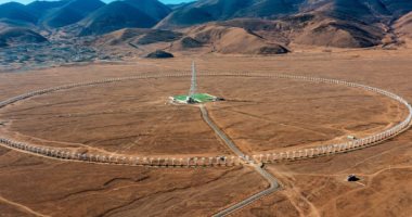 الصين تكمل أكبر مجموعة تلسكوب شمسى فى العالم بها 313 طبقًا ضخمًا
