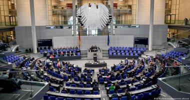 البرلمان الألمانى يقرر تسريع منح الإقامة وتسهيل شروط اللجوء