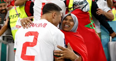 كأس العالم 2022.. "بر الوالدين" كلمة السر فى تأهل المغرب للمربع الذهبي "صور" 