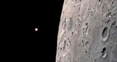فى حدث فلكى نادر.. القمر يحجب كوكب المريخ ويمكن الاستمتاع بمشاهدته بالعين المجردة