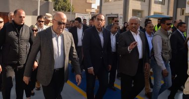رئيس الوزراء يتفقد مساكن مدينة 24 أكتوبر بحى فيصل فى السويس بعد تطويرها