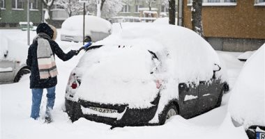 بولندا: مصرع شخص وإصابة 50 جراء هطول كثيف للثلوج