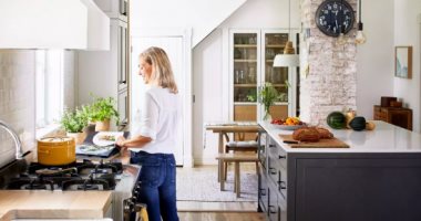 6 حيل لتغيير شكل مطبخك ليصبح عمليًا وأكثر فخامة
