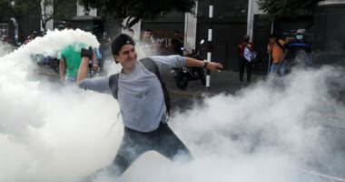 كر وفر وحرب شوارع.. إعلان حالة الطوارئ فى بيرو بعد احتجاجات تطالب بانتخابات جديدة