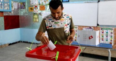 "العليا للانتخابات" بتونس: عملية الاقتراع تسير دون تسجيل أى عطل أو مخالفات