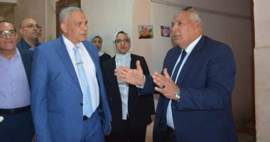 محافظ الوادى الجديد يستقبل وفد وزارة التخطيط والتنمية الاقتصادية لإنشاء مركز خدمات مصر