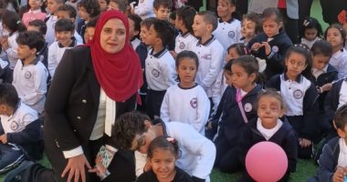 المدرسة الرسمية الدولية بالمقطم تحتفل بعودة الطلاب للترم الثانى.. صور