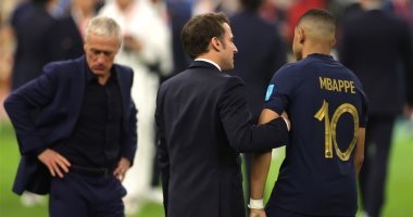 الأرجنتين ضد فرنسا.. ماكرون يواسي مبابى بعد خسارة مونديال قطر