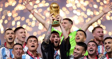 ميسي يحصد جائزة الكرة الذهبية كأفضل لاعب فى بطولة كأس العالم 2022