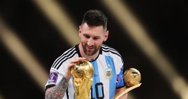 مطالب بمنح ميسى الكرة الذهبية السوبر بعد تتويجه بلقب كأس العالم 2022