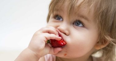 4 أفكار مختلفة لتقديم الفراولة لأطفالك.. من التارت للزبادي