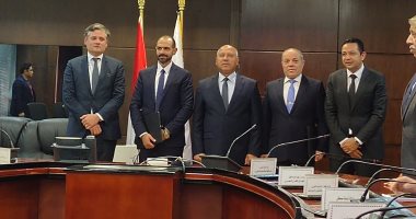 وزارة النقل توقع مذكرة تفاهم لتشغيل رصيف 85 بميناء الإسكندرية