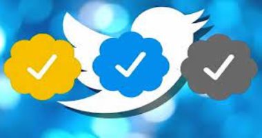 إيه الفرق بين العلامات الزرقاء والذهبية والرمادية على تويتر؟