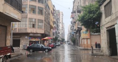 هطول أمطار ودرجة الحرارة الصغرى تسجل 15 درجة فى الإسكندرية.. صور وفيديو
