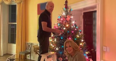 جو بايدن وزوجته يحتفلان بالكريسماس: أتمنى أن تحظوا بأعياد ميلاد رائعة