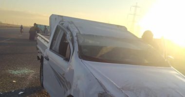 إصابة 17 عاملا نتيجة انقلاب سيارة على وصلة أبو سلطان بالإسماعيلية