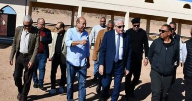 محافظ جنوب سيناء يتفقد أعمال تطوير مضمار الهجن الدولى بشرم الشيخ