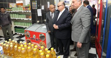 محافظ القاهرة يتفقد المجمعات الاستهلاكية ويوجه بوضع الأسعار على السلع بمكان ظاهر