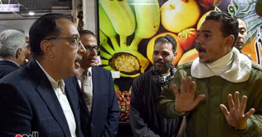 رئيس الوزراء يتفقد أعمال تطوير المحلات بسوق محطة مصر