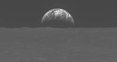 مركبة كوريا الجنوبية القمرية ترسل صورة للأرض والقمر
