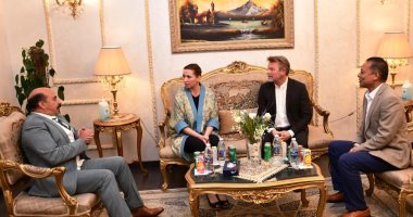 رئيسة وزراء الدنمارك تزور أسوان فى جولة سياحية وتلتقى بالمحافظ.. صور