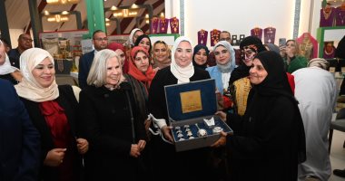وزيرة التضامن ووزراء الشئون الاجتماعية العرب يتفقدون المعرض العربى للأسر المنتجة