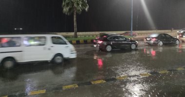 أمطار غزيرة تضرب الإسكندرية واستمرار رفع الطوارئ بفرق الصرف.. فيديو وصور
